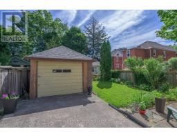 910 COLBORNE STREET - 20