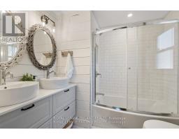 464 REGAL DRIVE - 27