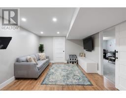 464 REGAL DRIVE - 28