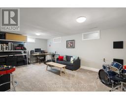 464 REGAL DRIVE - 30