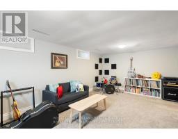 464 REGAL DRIVE - 31