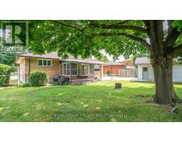 1195 FARNSBOROUGH CRESCENT - 39