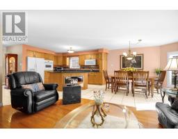 15 BELLROCK CRESCENT - 8