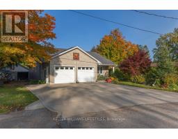 74 GREEN ACRES CRESCENT N - 2