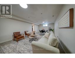 21 ORIOLE CRESCENT - 25