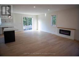 6 - 430 HEAD STREET N - 11