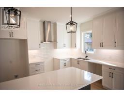 6 - 430 HEAD STREET N - 19