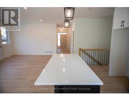 6 - 430 HEAD STREET N - 20