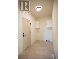 6 - 430 HEAD STREET N - 21