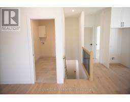 6 - 430 HEAD STREET N - 22