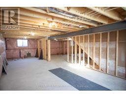 6 - 430 HEAD STREET N - 30