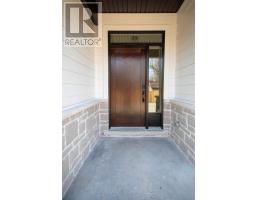 6 - 430 HEAD STREET N - 4
