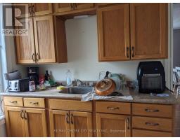 171 SYDENHAM STREET E - 11