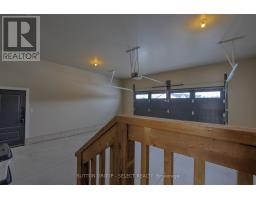 10 LOIS COURT - 35