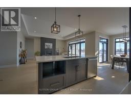 10 LOIS COURT - 6