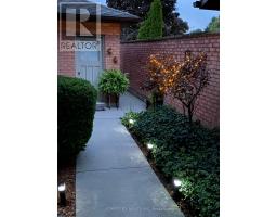 30 - 55 FIDDLERS GREEN ROAD - 36