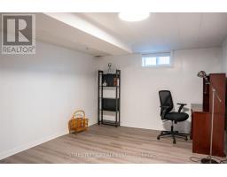 1199 FARNSBOROUGH CRESCENT - 38