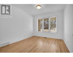 42 CALVERT LANE - 31