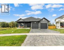 27 SPRUCE CRESCENT - 1