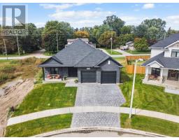 27 SPRUCE CRESCENT - 14
