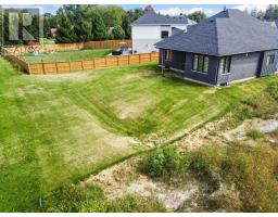 27 SPRUCE CRESCENT - 18