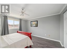 56 CLASSIC CRESCENT - 17