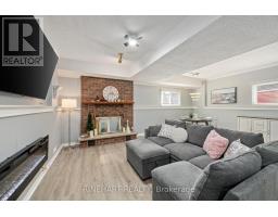 56 CLASSIC CRESCENT - 23
