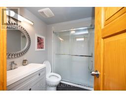 56 CLASSIC CRESCENT - 29