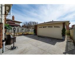 56 CLASSIC CRESCENT - 31