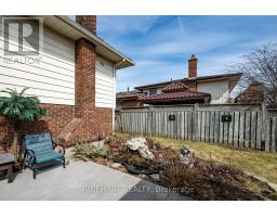 56 CLASSIC CRESCENT - 33