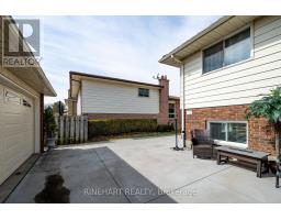 56 CLASSIC CRESCENT - 35
