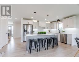 38 POSTMA CRESCENT - 11