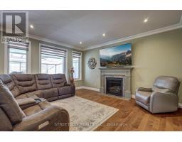 32 ACORN TRAIL - 14
