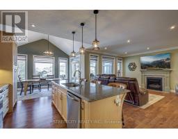 32 ACORN TRAIL - 20