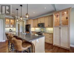 32 ACORN TRAIL - 21