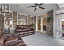 32 ACORN TRAIL - 25