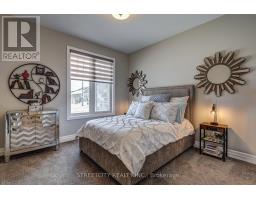 32 ACORN TRAIL - 30