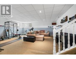 66 LORNE AVENUE - 33