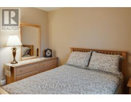 304 BURLINGTON CRESCENT - 32