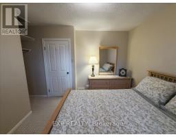 304 BURLINGTON CRESCENT - 35