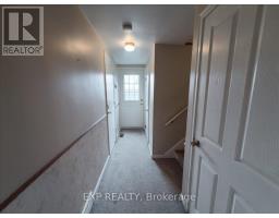 304 BURLINGTON CRESCENT - 38