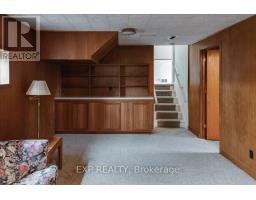 304 BURLINGTON CRESCENT - 39