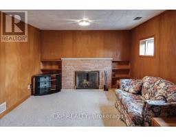 304 BURLINGTON CRESCENT - 40