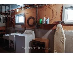 304 BURLINGTON CRESCENT - 41