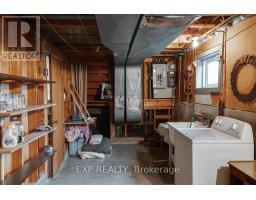 304 BURLINGTON CRESCENT - 42