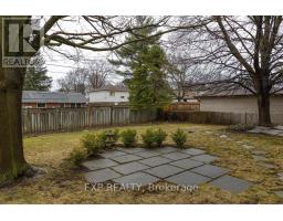 304 BURLINGTON CRESCENT - 44