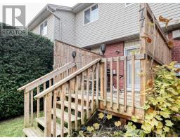 77 - 70 CHAPMAN COURT - 16
