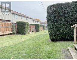 77 - 70 CHAPMAN COURT - 17