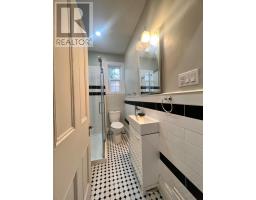 389 DUFFERIN AVENUE - 28