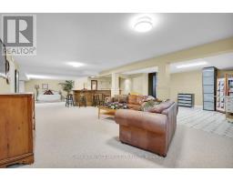 368 SUNNYSIDE COURT - 44